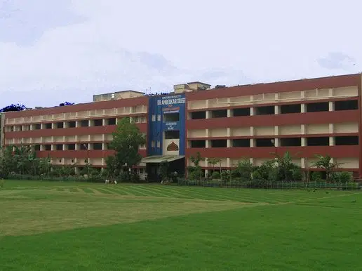 dr-ambedkar-college-of-commerce-economics_001.jpg