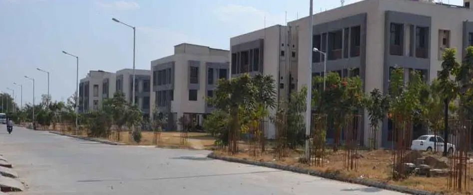 gmers-medical-college-and-hospital-patan_001.jpg