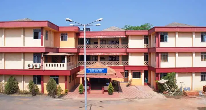 govind-ramnath-kare-college-of-law_001.jpg