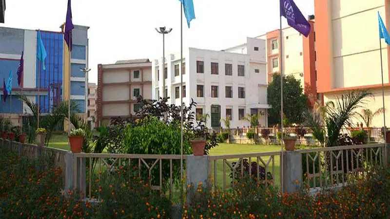 iimt-college-of-education_001.png