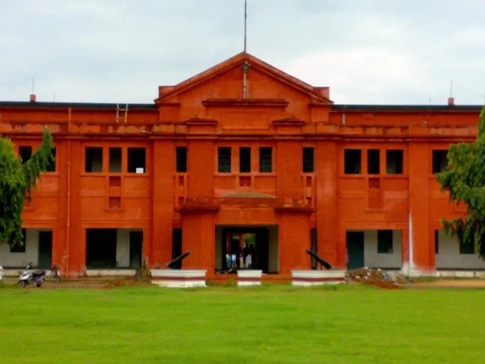 ravenshaw-business-school-rbs_001.jpg