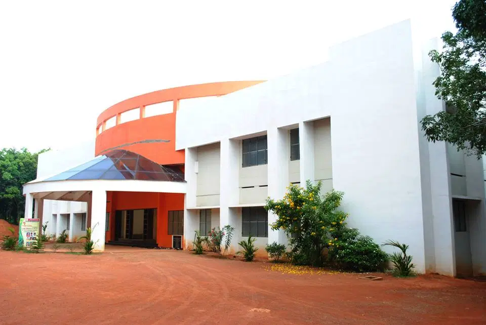 saraswathy-college-of-nursing-karode_001.jpg