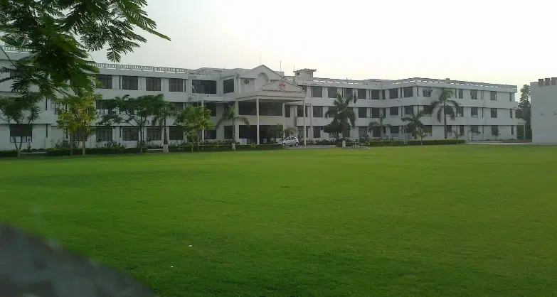 shri-ram-murti-smarak-college-of-engineering-and-technology-srmscet_001.jpg