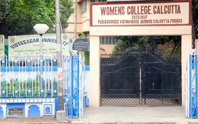 womens-college_001.jpg