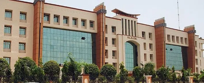 g-l-bajaj-institute-of-technology-and-management_001.jpg