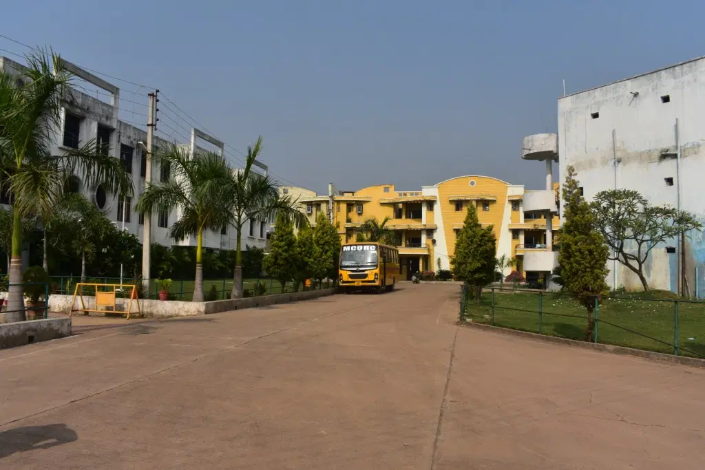 maitri-college-of-nursing_001.jpg