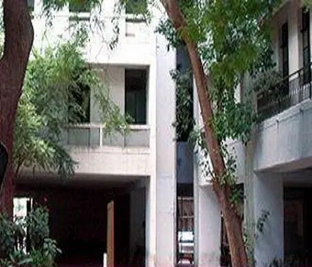 maneklal-nanavati-law-college_001.jpg