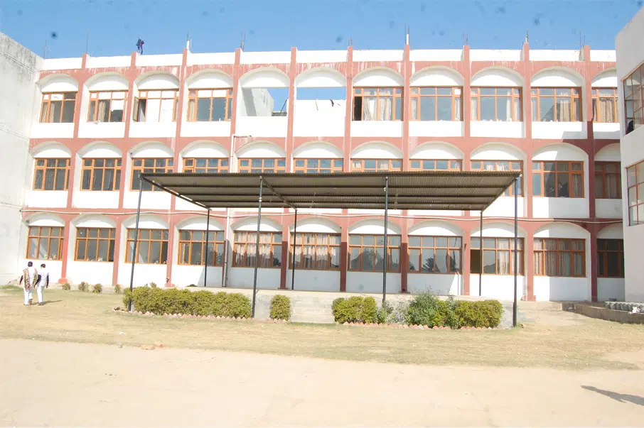 ambika-college-of-nursing_001.jpg