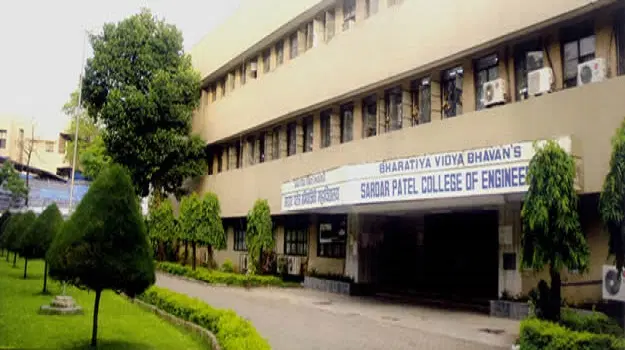 bhavans-college_001.jpg
