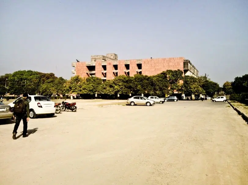 department-of-laws-panjab-university_001.jpg