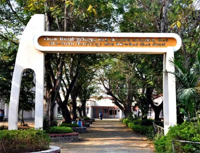 dolat-usha-institute-of-applied-sciences-and-dhiru-sarla-institute-of-management-commerce-duias-dsim-c_001.jpg