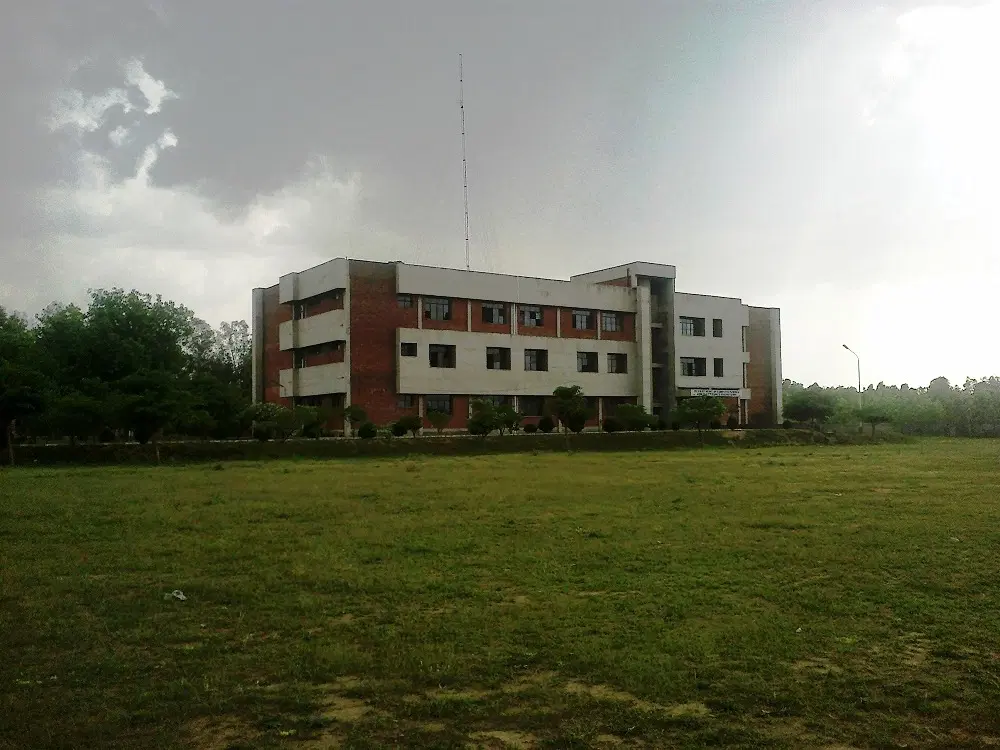 guru-nanak-dev-university-regional-campus_001.jpg