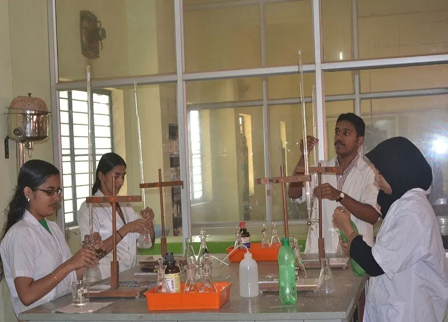 met-arts-and-science-college-nadapuram_001.jpg