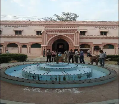 sarojini-naidu-medical-college-snmc_001.png