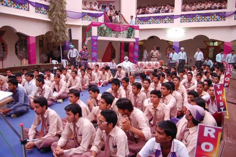 shah-satnam-ji-pg-boys-college_001.jpg
