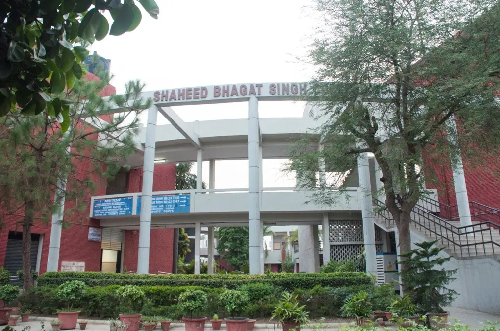 shaheed-bhagat-singh-evening-college_001.jpg