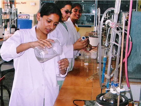 shaheed-bhagat-singh-polytechnic-pharmacy-college_001.jpg