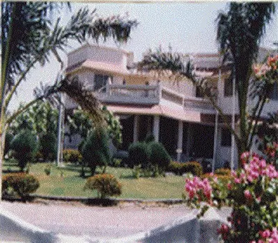 shree-hn-shukla-bed-college_001.jpg