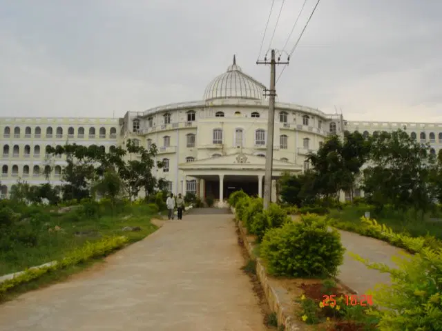 sri-indu-college-of-engineering-and-technology-sicet-ibrahimpatnam_001.jpg
