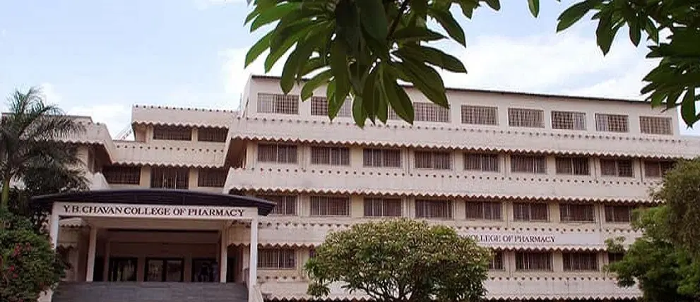 y-b-chavan-college-of-pharmacy_001.jpg