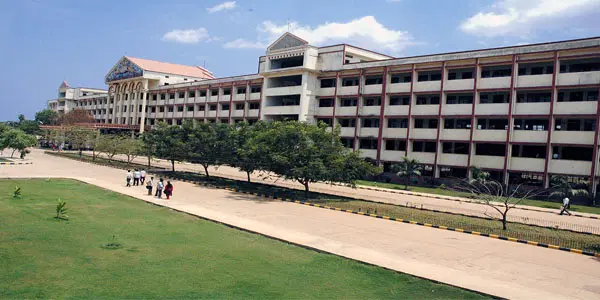st-peters-college-of-engineering-and-technology-spcet_001.jpg