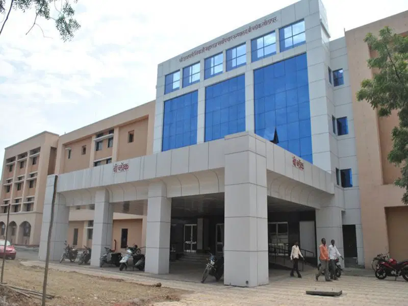 dr-vaishampayan-memorial-government-medical-college_001.jpg