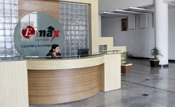 e-max-school-of-engineering-and-applied-research_001.jpg