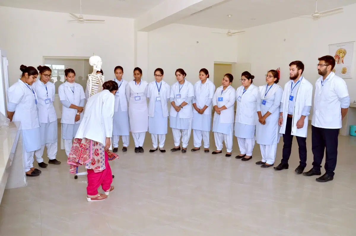 amandeep-college-of-nursing_001.jpg