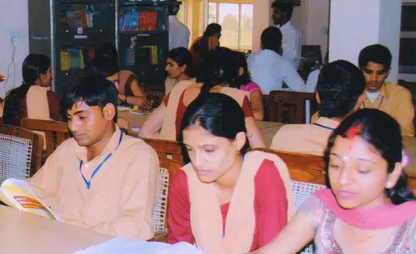 geeta-adarsh-college-of-education-gace_001.jpg