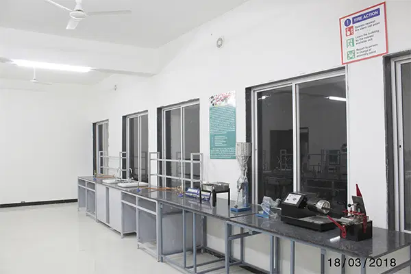 institute-of-pharmacy_001.jpg