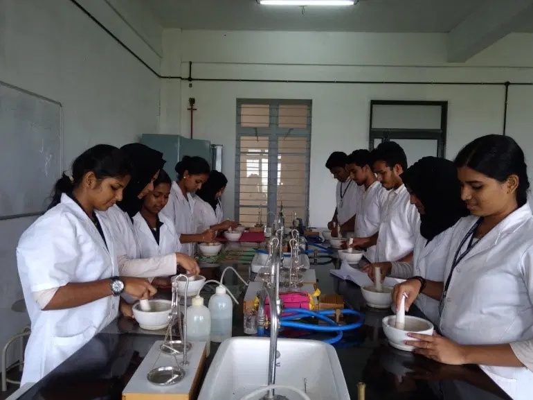 kmct-college-of-pharmaceutical-science-kmct_001.jpg