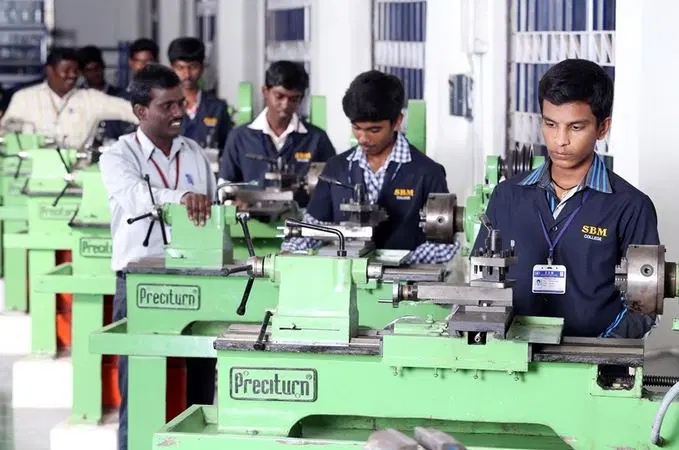 sbm-college-of-engineering-and-technology_001.jpg