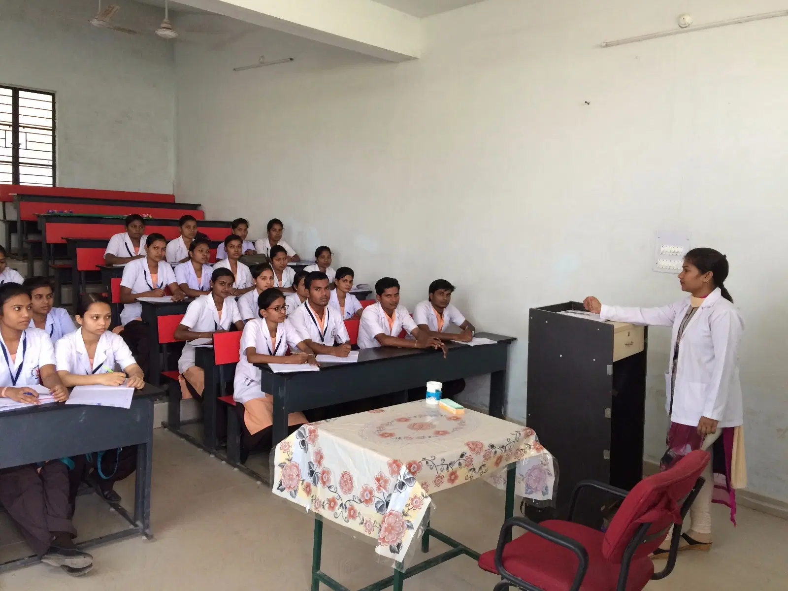 rastogi-college-of-nursing_001.jpg