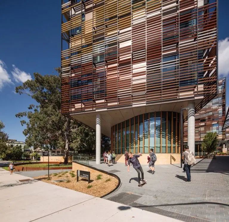 Sydney Business School, University of Wollongong