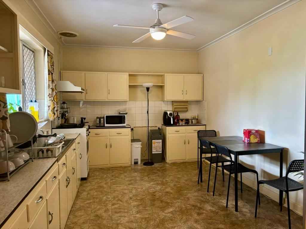 Room in a 4 Bedroom Apartment, 52 Cresdee Road, Campbelltown, City of Campbelltown, 5074 - 2