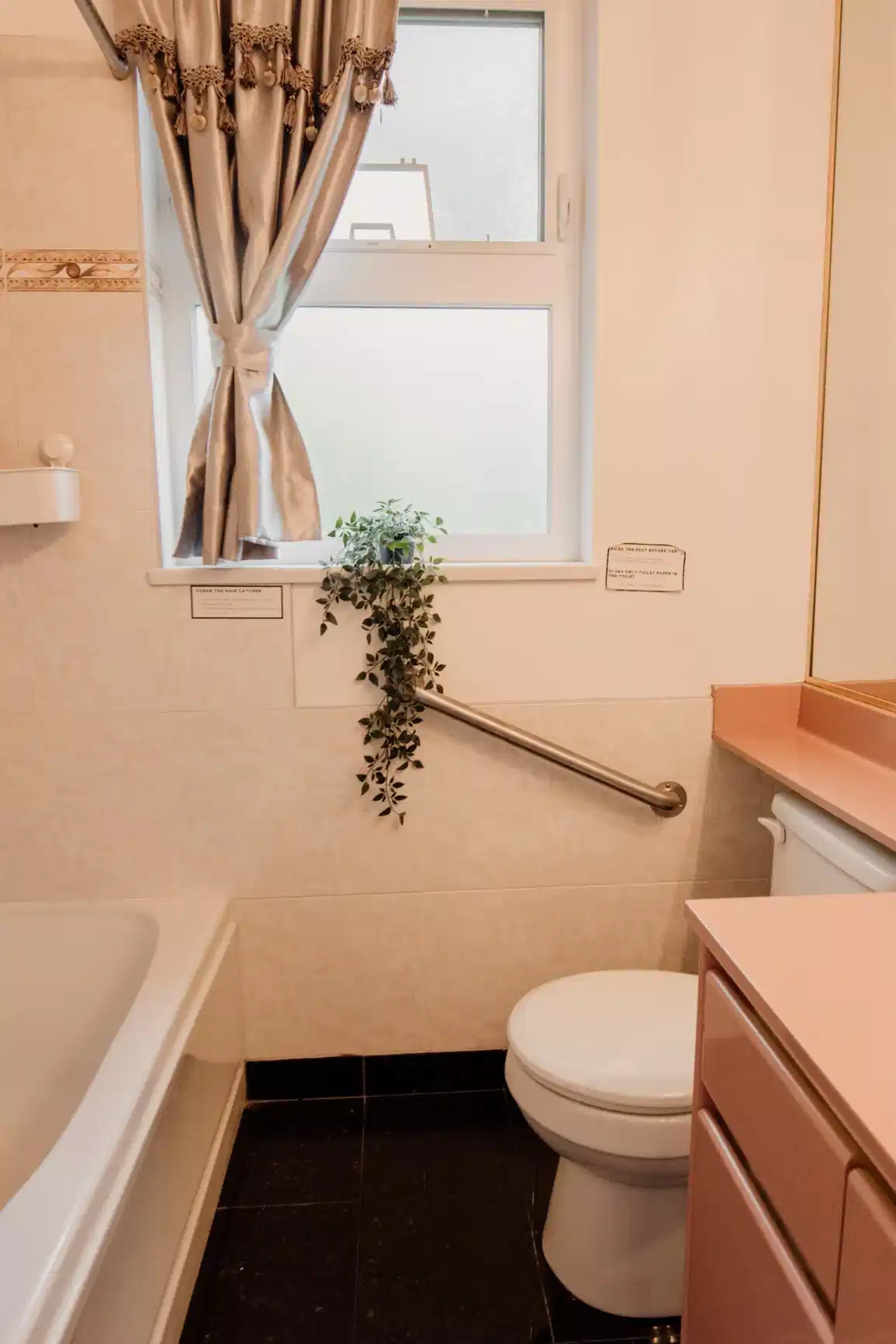 7487 Granville St, Vancouver - 5