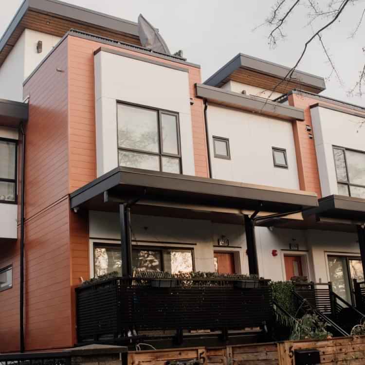 5140 Slocan St, Vancouver - 2