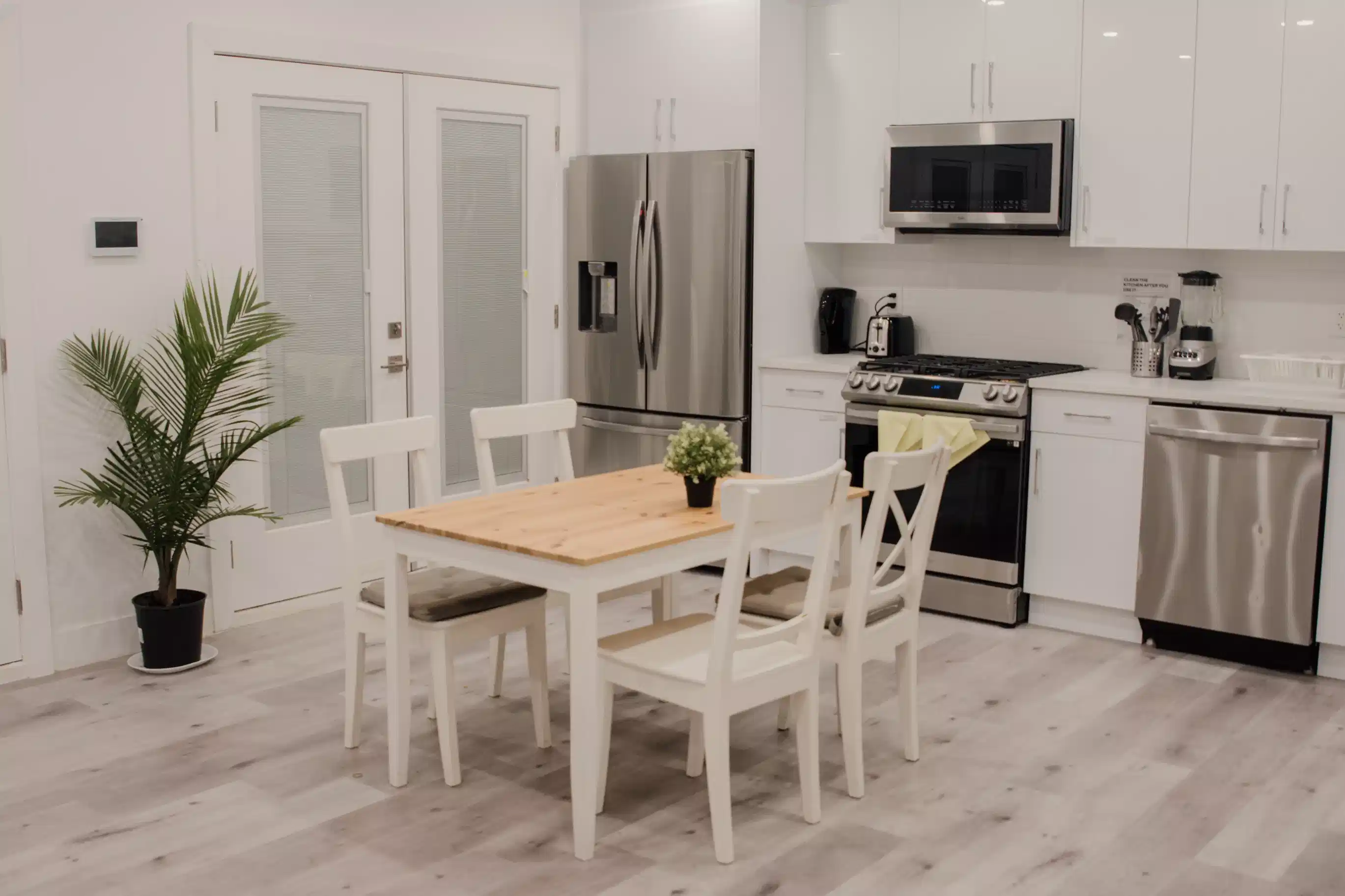 5140 Slocan St, Vancouver - 3