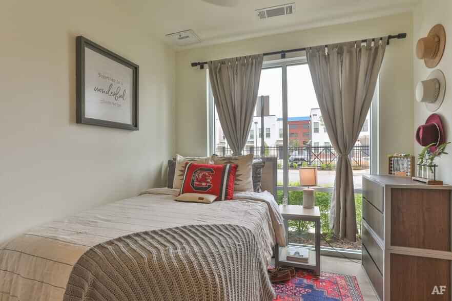 The Nine At Columbia, Columbia - 1