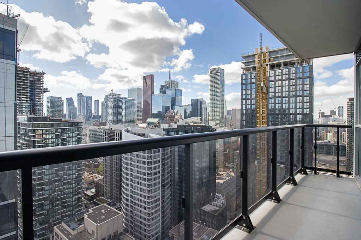 Liwinco Yonge Dundas Street, Toronto - 5