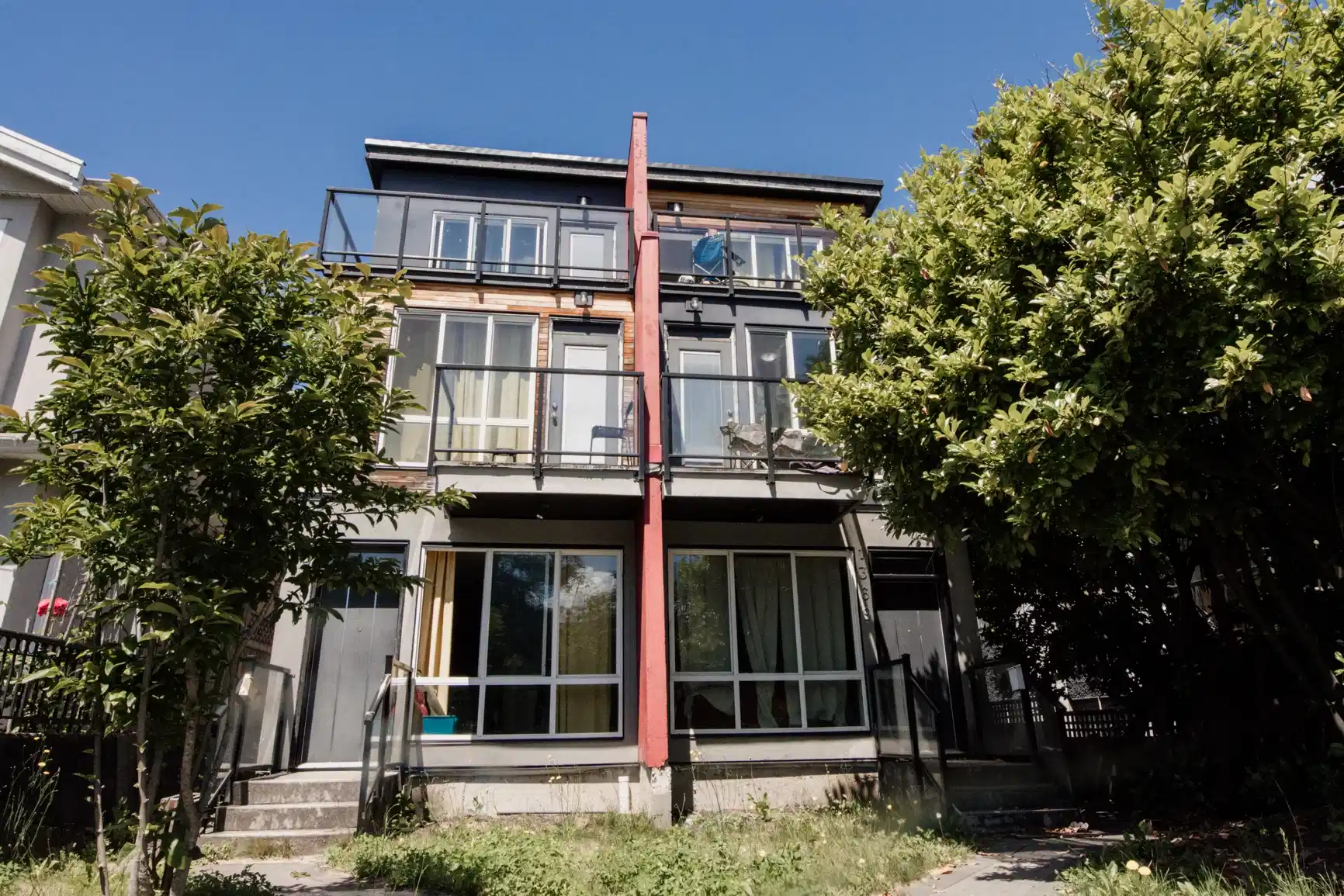 1361 E Broadway, Vancouver - 3