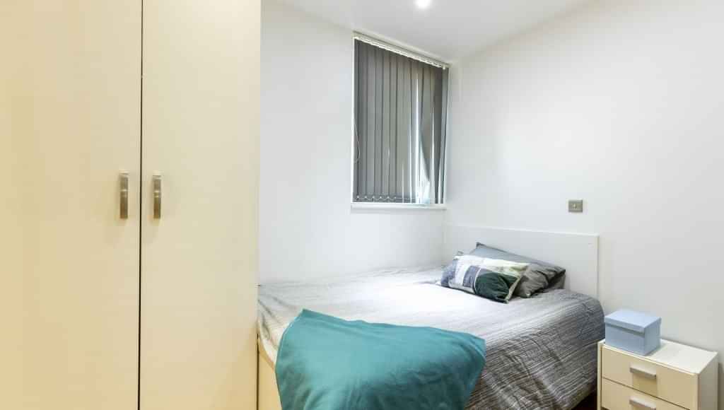 142 Charles Street, Leicester - 1