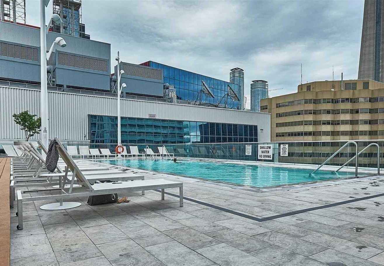 Liwinco 300 Front West, Toronto - 3