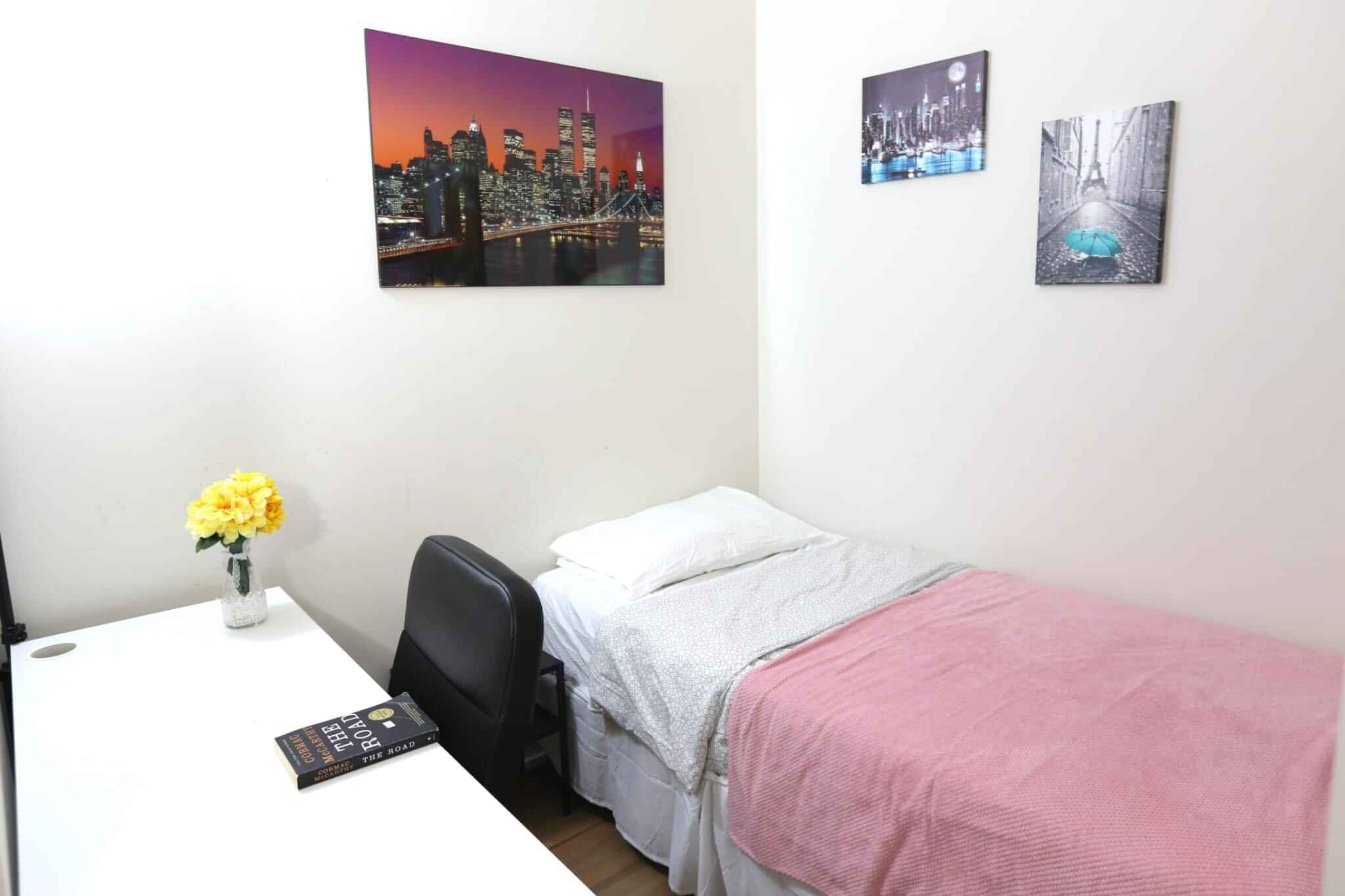 Liwinco 300 Front West, Toronto - 1