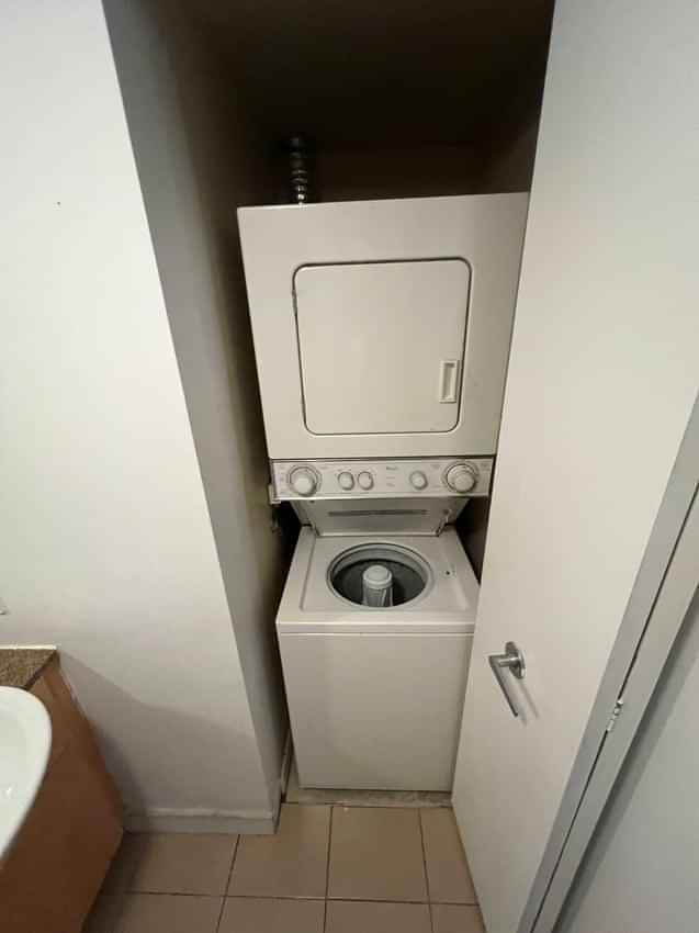 Front St & Spadina Ave, Toronto - 3