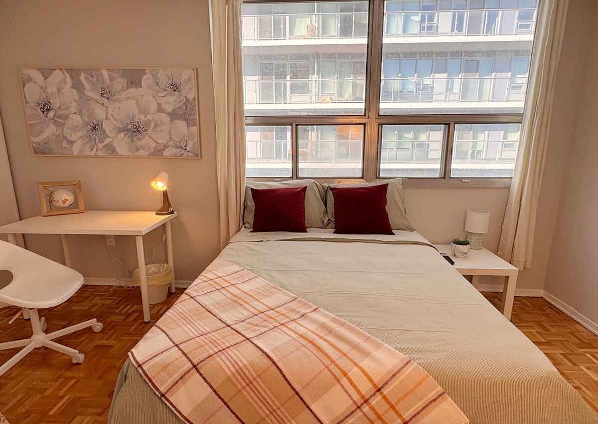 Redpath Ave & Roehampton Ave, Toronto - 1