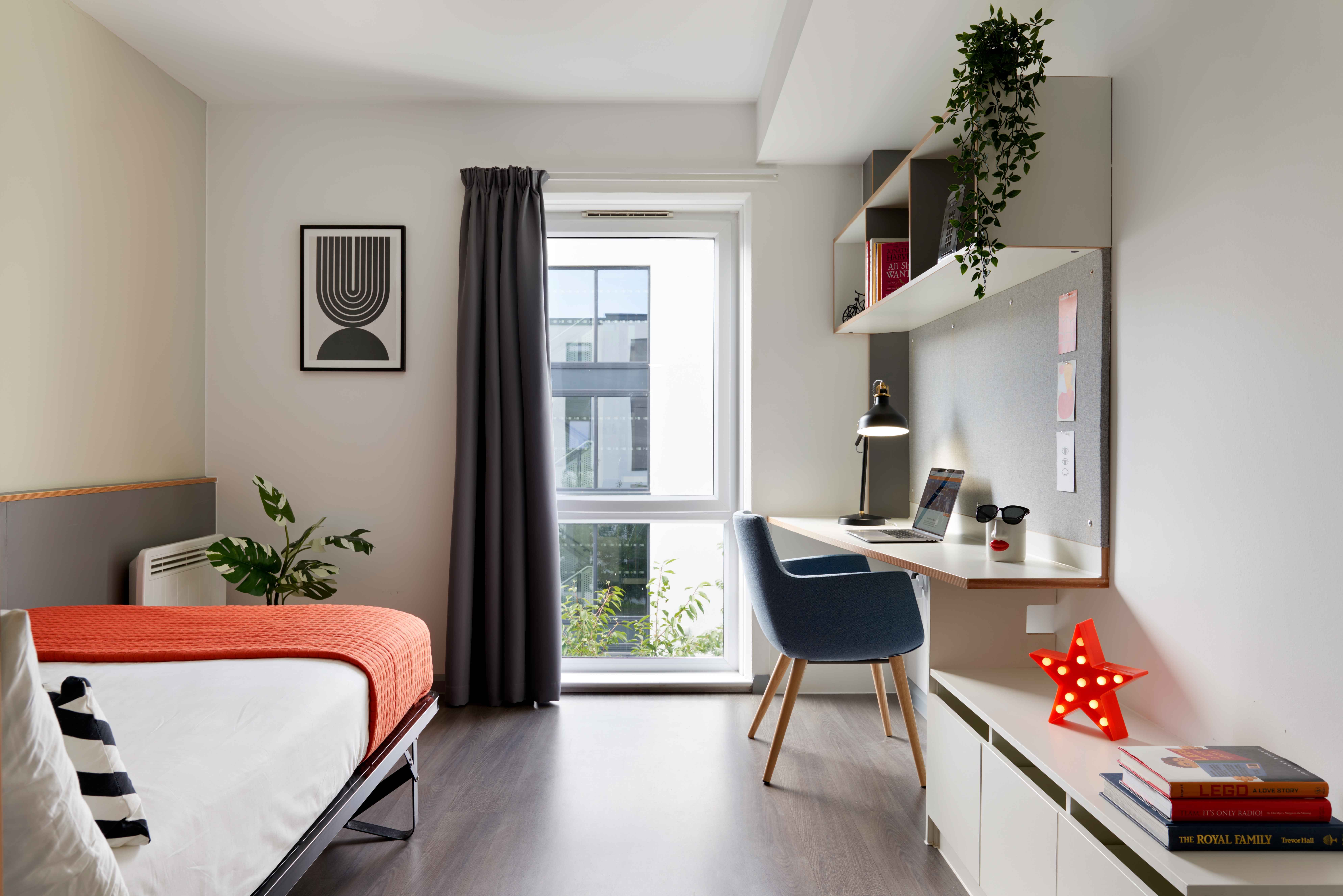 Hampton Square, Southampton - 1