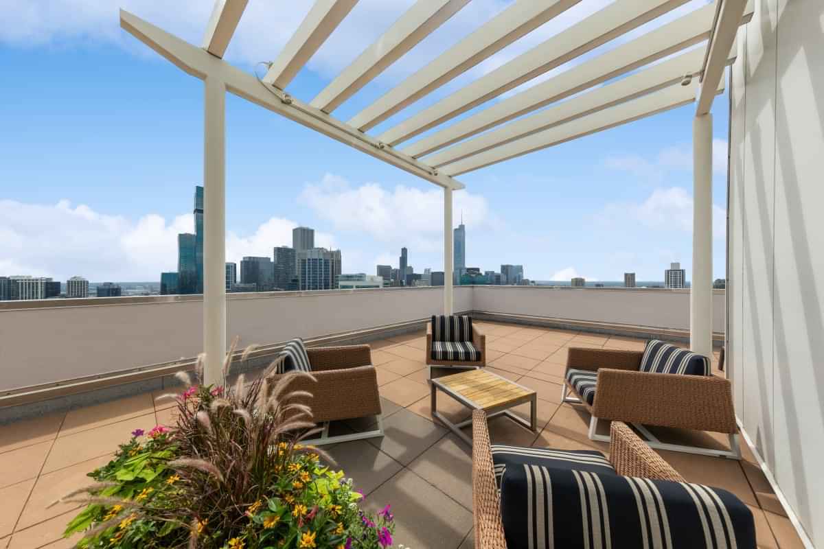 Axis Apartments & Lofts, Chicago - 2