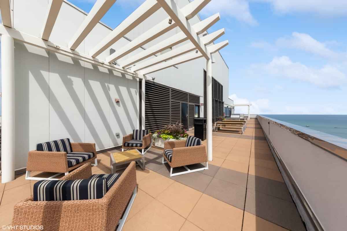 Axis Apartments & Lofts, Chicago - 3