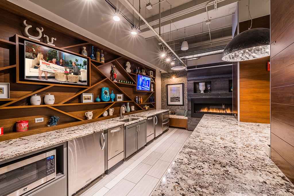 Axis Apartments & Lofts, Chicago - 4